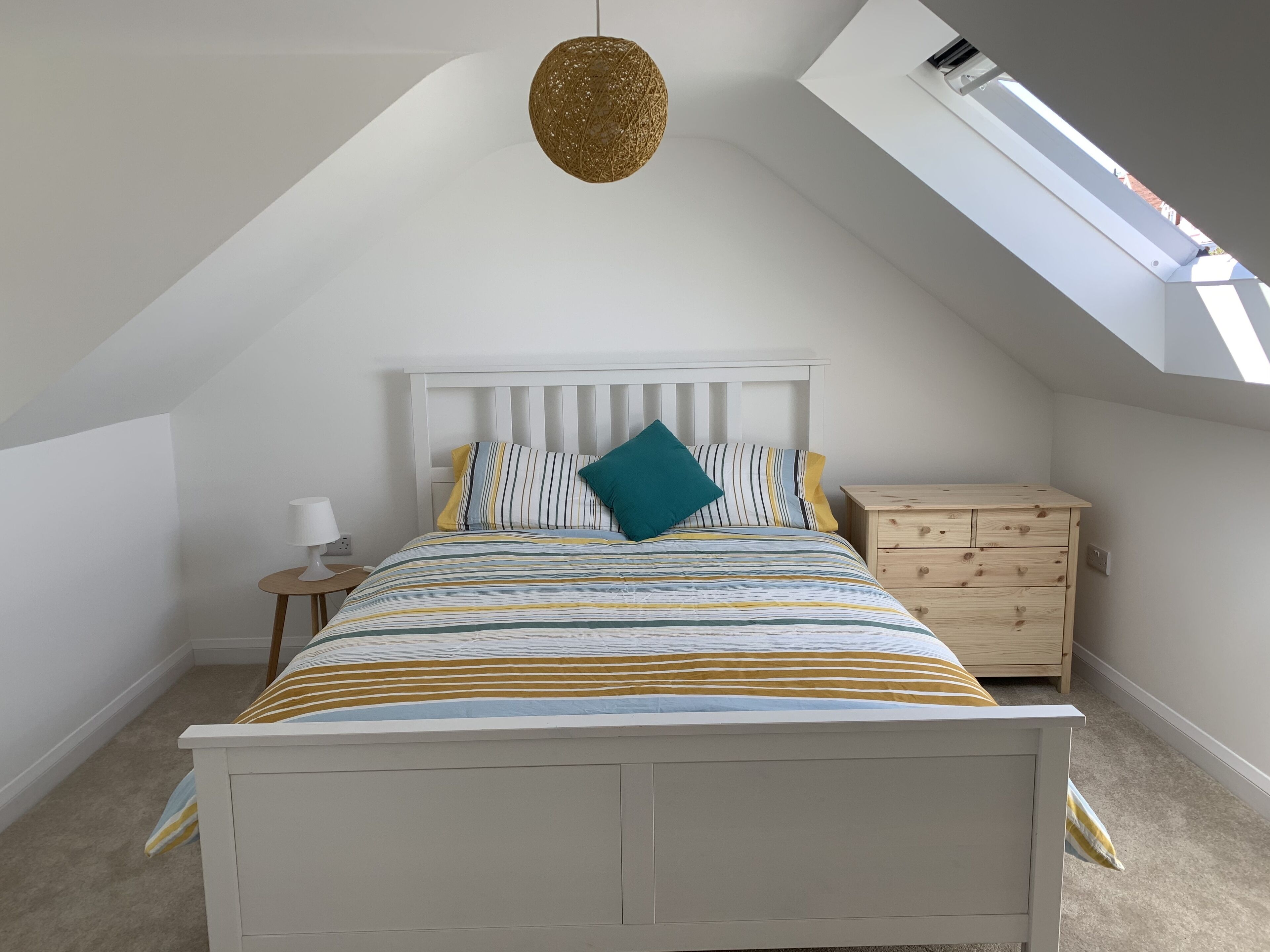 3 bedrooms, travel cot, free WiFi, bed sheets