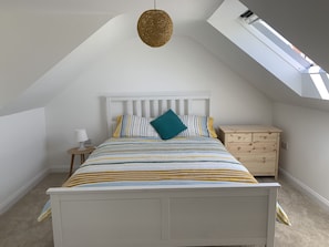 3 Schlafzimmer, Reisekinderbett, kostenloses WLAN, Bettwäsche