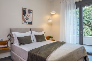 Deluxe Villa, 4 Bedrooms | 4 bedrooms, in-room safe, blackout curtains, soundproofing