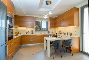 Deluxe Villa, 4 Bedrooms | Private kitchen - Villa Merlin (Chania)