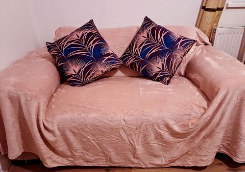 Private double room in a ahare flat available in East London