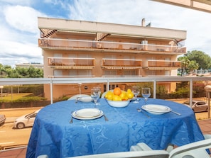Outdoor dining - Montserrada 2 by Interhome (La Pineda)