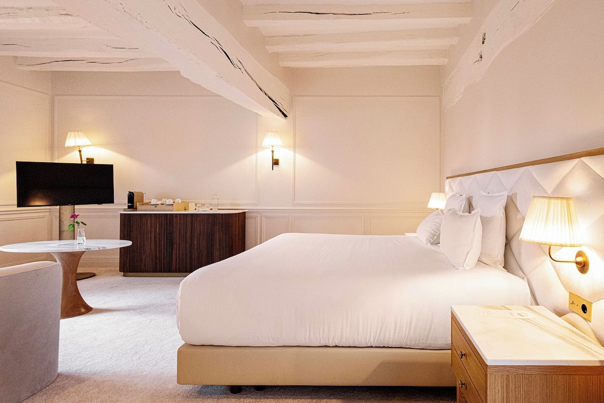 Premium bedding, minibar, in-room safe, blackout curtains