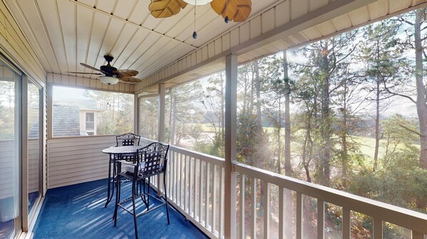 Outdoor dining - Secluded Paradise Serene 2BR Golf Course Views (Pawleys Island)