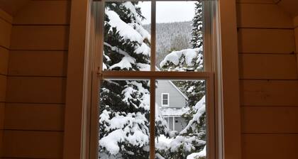 Charming Log Cabin in the Heart of Crested Butte