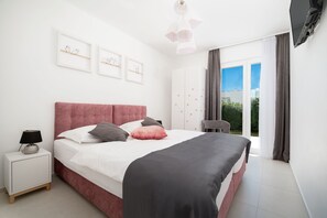 3 chambres, fer et planche à repasser, Wi-Fi gratuit, draps fournis