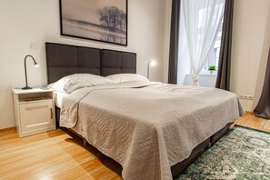 Standard-Apartment | 1 Schlafzimmer, Bügeleisen/Bügelbrett, kostenloses WLAN, Bettwäsche