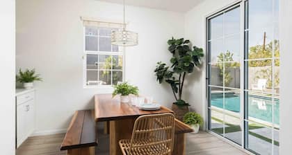 Chic Oasis w/ Rooftop Patio, Sunrise/Sunset Views