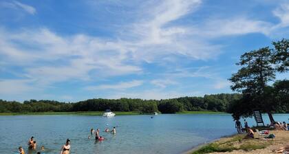 Dogs and children welcome, 150m to the beach, fenced property,