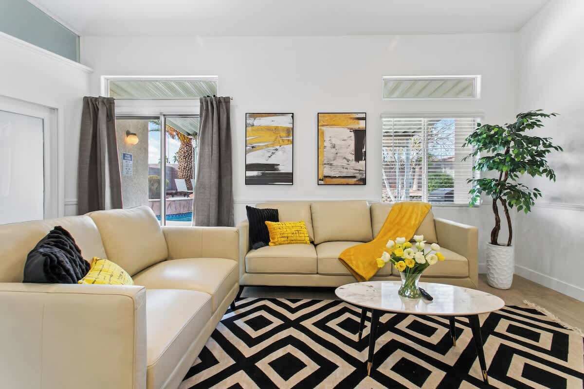 4br Pool, Spa & Retro Arcade Polished Vegas Stay - North Las Vegas, NV