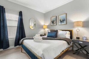 4 habitaciones, tabla de planchar con plancha, cuna de viaje y wifi 