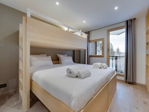 2 bedrooms, WiFi, bed sheets