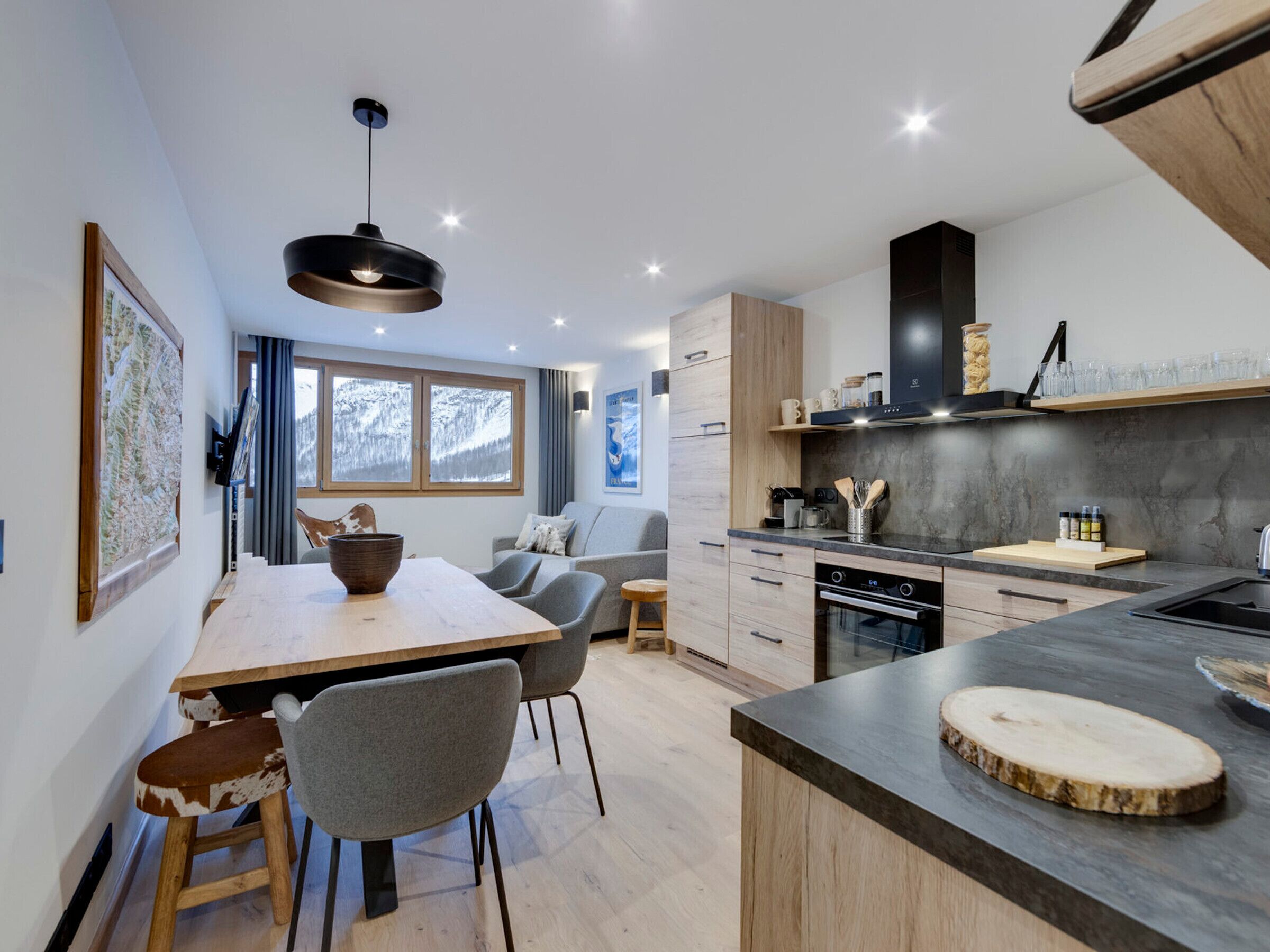 Fridge, oven, stovetop, toaster