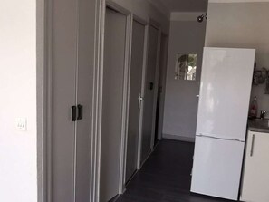 Interior - Charming renovated T3 for 6, beachfront with private parking (Cap d'Agde)