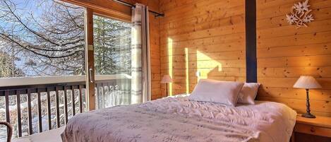 4 makuuhuonetta, ilmainen Wi-Fi