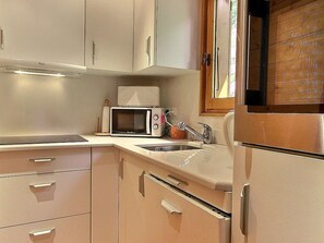 Refrigerador, microondas, horno y lavavajillas 