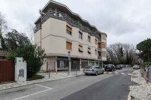 Exterior - GuestHost - Tirrenia Cozy Apartment near the Beach (Pisa)