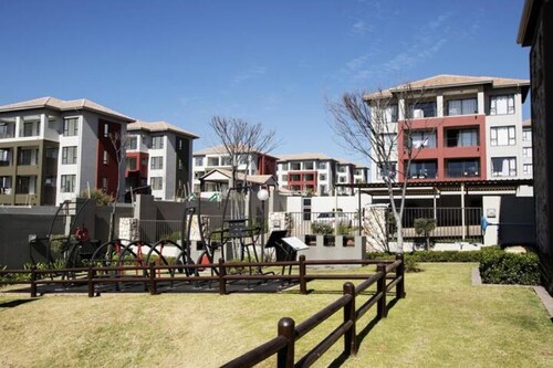 Trendy 1 Bed Apartment - Secure and Private