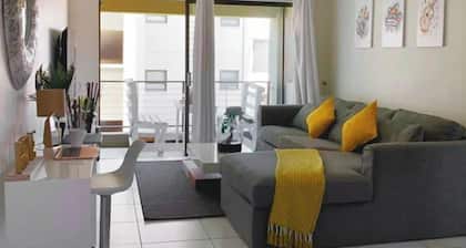 Trendy 1 Bed Apartment - Secure and Private
