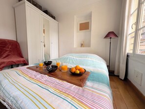 1 quarto, escrivaninha, quartos à prova de som