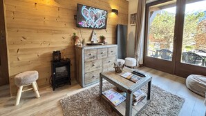Unclassified image, 5 of 25, button - Cozy Ground Floor Apartment for 4 with Garden, Near Village Centre and Ski Slopes (Praz-sur-Arly)