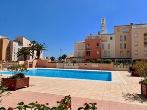 Pool - Spacious T3 in Port Center, Residence with Pool, Cap d'Agde (Cap d'Agde)
