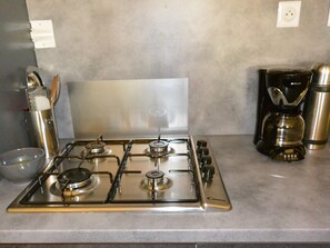 Microwave, oven, dishwasher, coffee/tea maker - Spacious T3 in Port Center, Residence with Pool, Cap d'Agde (Cap d'Agde)