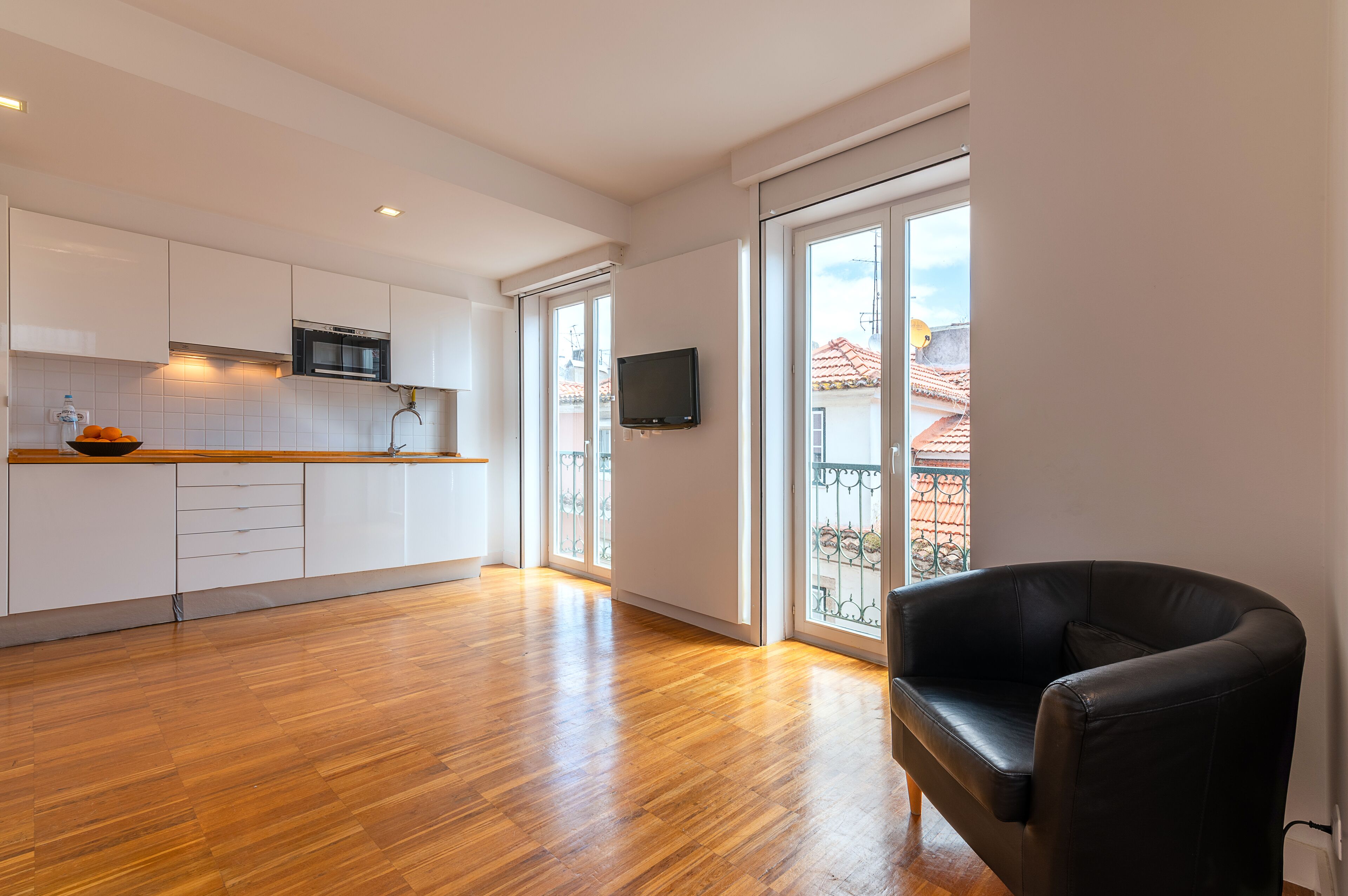 TV màn hình phẳng 32-inch có truyền hình cáp, TV 