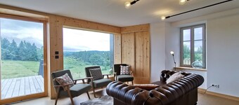 Nature Retreat: Cozy Cottage with Panoramic Views, Perfect for Family & Friends Near Lyon & Clermont-Ferrand