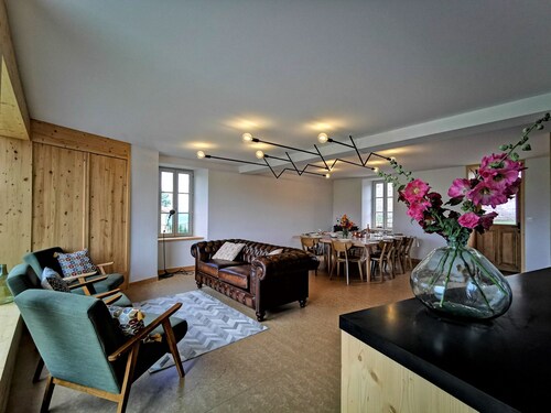 Nature Retreat: Cozy Cottage with Panoramic Views, Perfect for Family & Friends Near Lyon & Clermont-Ferrand