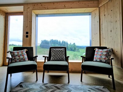 Refugio encantador entre naturaleza y bosque, ideal para familias y amigos