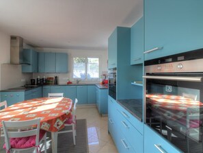 Mikrowelle, Ofen, Herdplatte, Geschirrspüler