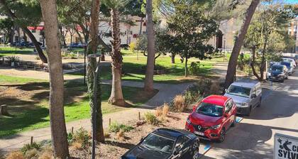 Cozy T2 with balcony, pets allowed, air conditioning