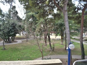 Property grounds - Cozy T2 with balcony, pets allowed, air conditioning (Balaruc-les-Bains)