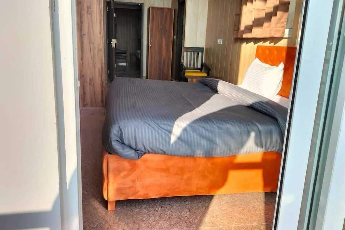 1 bedroom, free WiFi, bed sheets