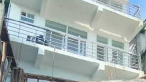 A multi-story building with balconies and railings. - 360 Degree View Homestay (Dehradun)