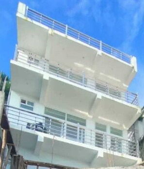 Fachada da propriedade