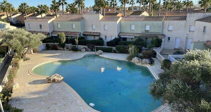 Appartement T3 avec Piscine, Clim, Terrasse, Parking PrivĂ© â Ă 600m de la Plage, 6 Pers.