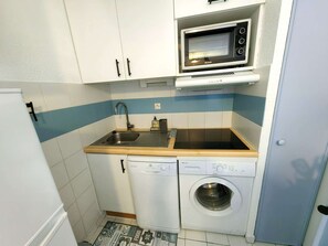 冰箱、微波炉、炉灶、洗碗机