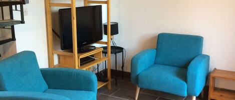 Flat-screen TV, DVD player