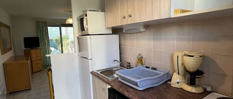 Refrigerador, microondas, parrilla de estufa y lavavajillas