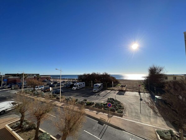 Onsite parking - 1-bed apartment, terrace, private parking, near beach (Valras-Plage)
