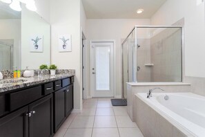 Shower, hair dryer, towels, shampoo - Stunning 6BR Home • Pool, Spa, BBQ • Near Disney! (Kissimmee)