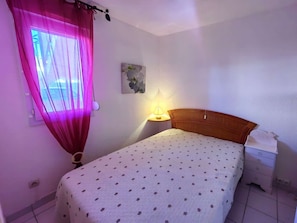 1 habitación y escritorio 