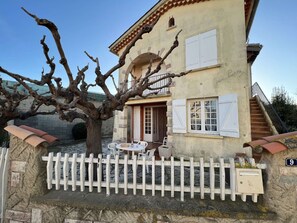 Exterior - Central T3 with Garden, 400m from Beach, Sleeps 5 (Valras-Plage)