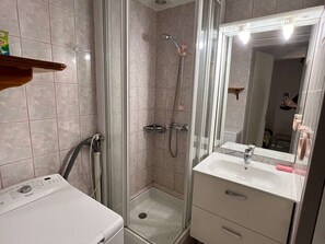 Bathroom - Pavilion for 4 with pool and parking, Valras-Plage (Valras-Plage)