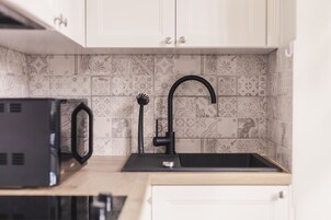 Comfort Double Room | Private kitchen | Fridge, microwave, stovetop, coffee/tea maker