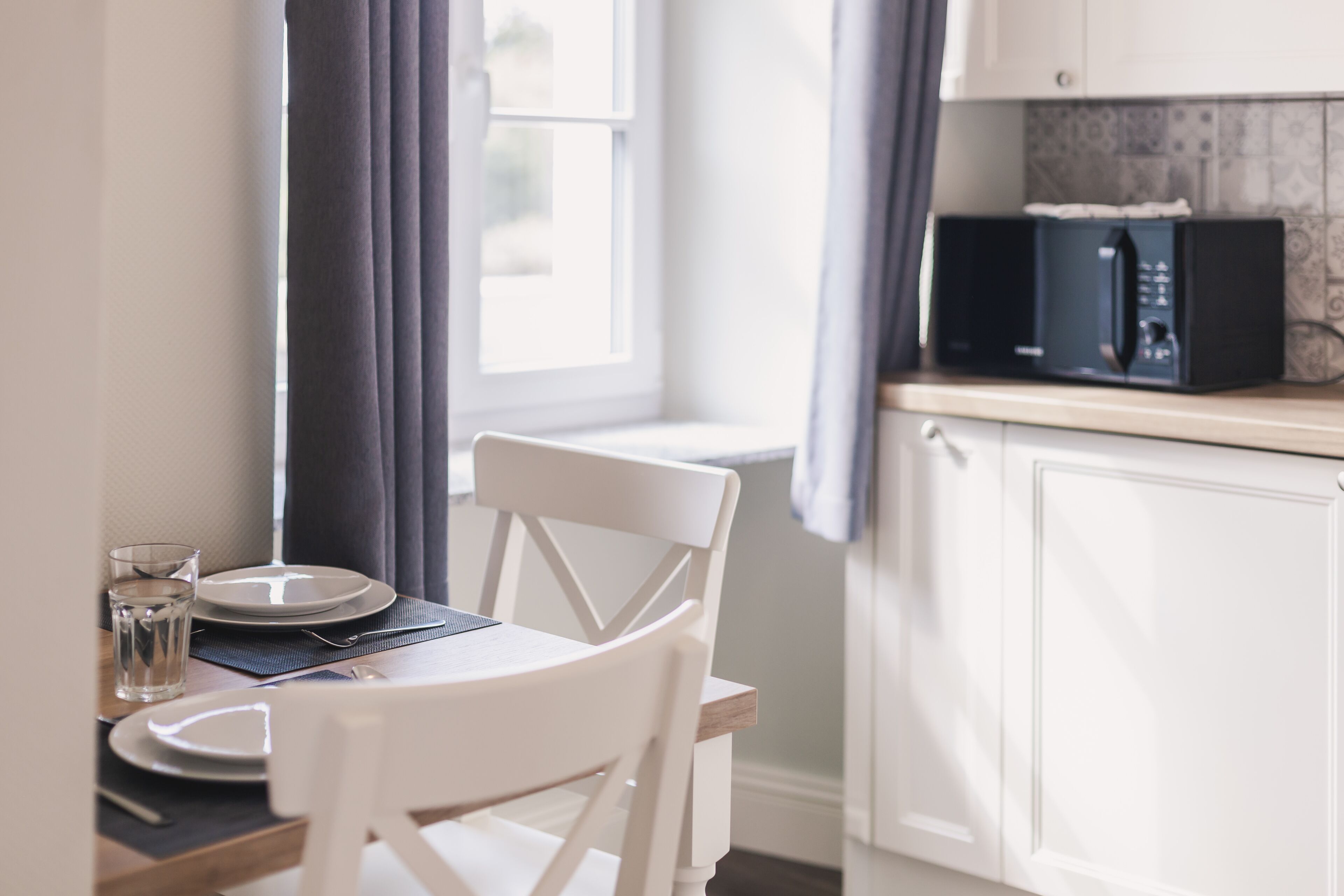 Standard Double Room, 1 Bedroom, Non Smoking, Mountain View | In-room dining
