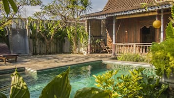 Superior Single Room | Pool | Outdoor pool
