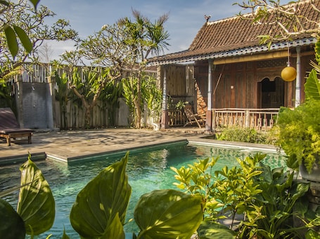 Superior Single Room | Pool. Griya Pasir Ukir Homestay